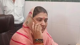 अस्पताल के हालात देख भड़क गईं बयाना विधायक ऋतु बनावत, फ़ोन पर CMHO को लगाई लताड़