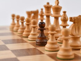 Explainer: शतरंज के नए शहंशाह गुकेश को सलाम, भारत यूं ही नहीं सरताज, जानिए पूरी कहानी Explainer: शतरंज के नए शहंशाह गुकेश को सलाम, भारत यूं ही नहीं सरताज, जानिए पूरी कहानी