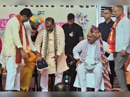 राजस्थान के बीजेपी विधायक 230 दिन रहे नंगे पैर, संकल्प पूरा होने पर सीएम के सामने पहनाया गया जूता