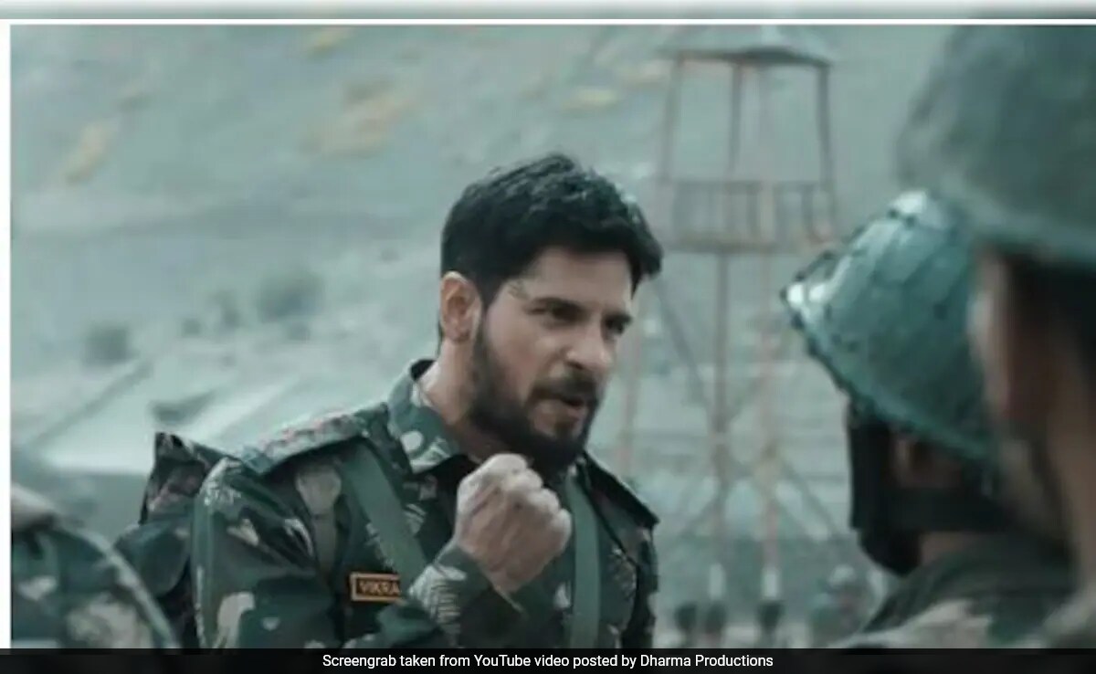 <i>Shershaah</i> Actor Sidharth Malhotra Remembers Captain Vikram Batra On His 25th Death Anniversary