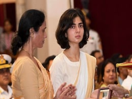 Women's Panel Demands Arrest Of Man For "Lewd" Comment On Captain Anshuman Singh's Widow Women's Panel Demands Arrest Of Man For "Lewd" Comment On Captain Anshuman Singh's Widow