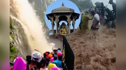रायगडावर ढगफुटी, महादरवाज्यातून धबधबा; अडकलेल्या पर्यटकांची सुटका, पावसाची भीषणता दाखवणारा Video