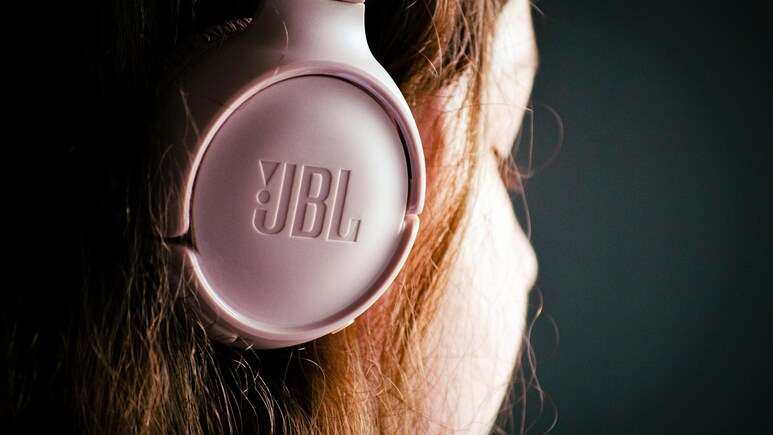 Amazon से 62% तक की छूट में JBL Audio Sets को अपना बनाएं, कीमत सुनकर रह जाएंगे दंग Amazon से 62% तक की छूट में JBL Audio Sets को अपना बनाएं, कीमत सुनकर रह जाएंगे दंग