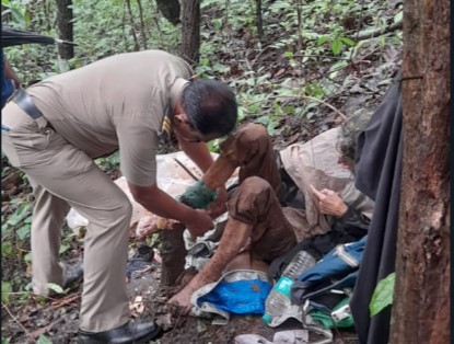 महाराष्ट्र के जंगल में जंजीरों से बंधी हुई मिली अमेरिकी महिला, जेब में मिला पासपोर्ट; अमेरिकी दूतावास ने लिया संज्ञान