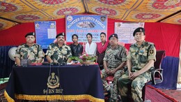 कांकेर: 5 लाख की इनामी डिप्टी कमांडर समेत तीन महिला नक्सलियों ने किया आत्मसमर्पण