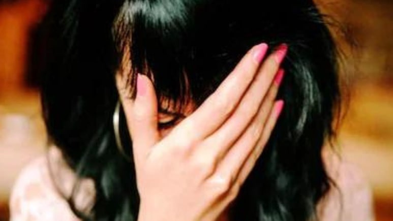 कोचिंग से घर लौट रही सातवीं की छात्रा के साथ छेड़खानी, बीच सड़क मांग में भर दिया सिंदूर