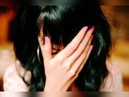 बदलापूर पाठोपाठ पुणेही हादरलं! अल्वयीन तरूणीचे शोषण, व्हिडीओही काढला पुढे... बदलापूर पाठोपाठ पुणेही हादरलं! अल्वयीन तरूणीचे शोषण, व्हिडीओही काढला पुढे...
