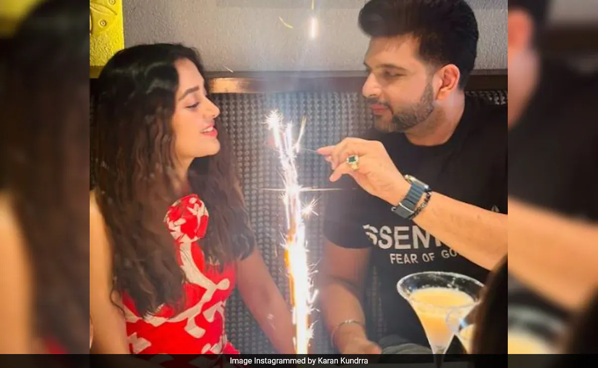 New Pics From Tejasswi Prakash And Karan Kundrra's London Holiday