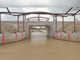 Morena: रेलवे ट्रैक के दर्जनों अंडरपास में भरा पानी, आवागमन प्रभावित, तकनीकी खामी की सजा भुगत रहे स्थानीय लोग