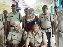 Madhya Pradesh: ट्रेन में अवैध वसूली करते हुए नकली आरक्षक पकड़ा गया, 6 महीने से ट्रेनों में कर रहा था यात्रियों के साथ धोखेबाजी 