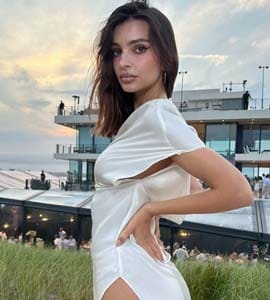 emily ratajkowski white party dress Kim Kardashian and Emily Ratajkowski Wore White Dresses to Vanity Fair  Oscar Party