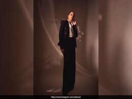 Sonakshi Sinha Looked Every Bit Like A Boss Lady In A Black Pantsuit With A White Shirt Sonakshi Sinha Looked Every Bit Like A Boss Lady In A Black Pantsuit With A White Shirt