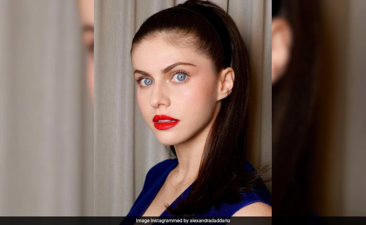 <i>The White Lotus</i> Star Alexandra Daddario Announces Pregnancy: "My Child To Go To Pre-School With Margot Robbie's Kid"