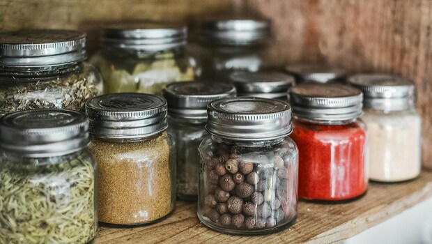 7 Kitchen Essentials You Must Replace From Time To Time