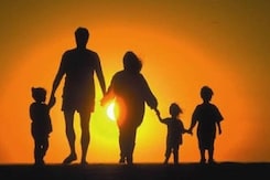 World Population Day: जानिए धीरे-धीरे क्यों छोटा हो रहा है भारतीय परिवार ?