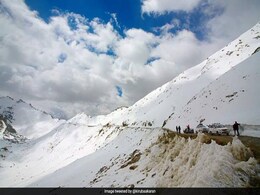 लद्दाख ट्रिप प्लान कर रहे तो जान लें ये बातें, इस फैमिली ने शेयर किया अनुभव, पूरे परिवार का इस वजह से हुआ बुरा हाल लद्दाख ट्रिप प्लान कर रहे तो जान लें ये बातें, इस फैमिली ने शेयर किया अनुभव, पूरे परिवार का इस वजह से हुआ बुरा हाल