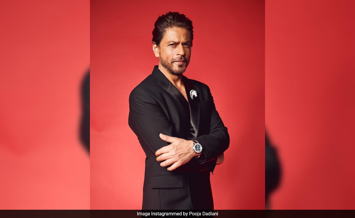 Shah Rukh Khan, First Indian Actor, Honoured With Gold Coins By Grevin Museum In Paris