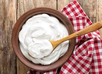Homemade Curd Vs. Store-Bought: What Is Really Better For You? Homemade Curd Vs. Store-Bought: What Is Really Better For You?