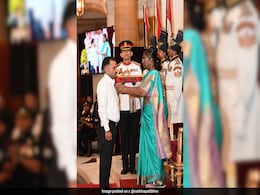 President Murmu Confers Gallantry Awards To 6 Paramilitary Personnel President Murmu Confers Gallantry Awards To 6 Paramilitary Personnel
