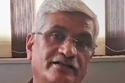 जिनके घर शीशे के होते वो पत्थर नहीं मारते- शेखावत जिनके घर शीशे के होते वो पत्थर नहीं मारते- शेखावत