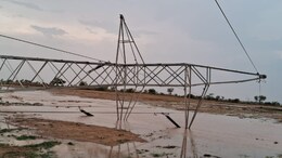 Rajasthan: जैसलमेर में आंधी-बारिश ने मचाई तबाही, 3 टावर समेत 250 खंभे धराशायी, 120 गांवों की बिजली आपूर्ति ठप