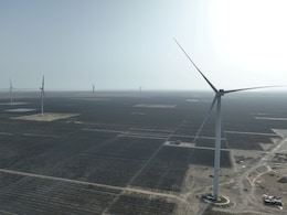 अदाणी ग्रीन एनर्जी के शानदार Q1 नतीजे, साल दर साल आधार पर आय 31%, मुनाफ़ा 95% बढ़ा