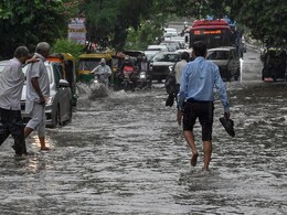 Digestion-Related Problems in Monsoon: पेट दर्द से लेकर कब्ज तक मॉनसून में क्यों होने लगती हैं पाचन संबंधी समस्या? घरेलू नुस्खे