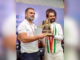 गले में रुद्राक्ष माला, तस्वीर के बाद अब हाथ में शिव मूर्ति, भोले की भक्ति में क्यों रम रहे राहुल? गले में रुद्राक्ष माला, तस्वीर के बाद अब हाथ में शिव मूर्ति, भोले की भक्ति में क्यों रम रहे राहुल?