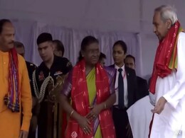 राजनीति की सबसे खूबसूरत तस्वीर, जब नवीन पटनायक को मंच पर ले गए धर्मेंद्र प्रधान  राजनीति की सबसे खूबसूरत तस्वीर, जब नवीन पटनायक को मंच पर ले गए धर्मेंद्र प्रधान