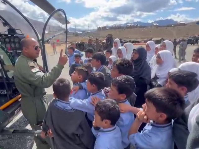 Army Holds Special Programme In Kargil Showcasing Latest Weapons And Equipment