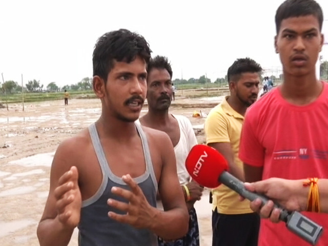 "People Started Running Behind Baba": Hathras 'Satsang' Eyewitnesses Recall Stampede