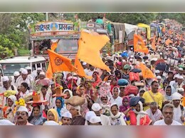 दिंडीत विठ्ठलाचं नाव घेता घेता वारकऱ्याचा धक्कादायक मृत्यू; फलटणमधील हृदयद्रावक घटना दिंडीत विठ्ठलाचं नाव घेता घेता वारकऱ्याचा धक्कादायक मृत्यू; फलटणमधील हृदयद्रावक घटना
