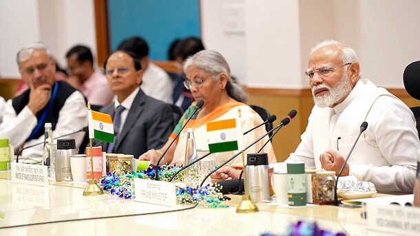 Watch: PM Modi Meets Economists, NITI Aayog Officials In Run-Up To Budget