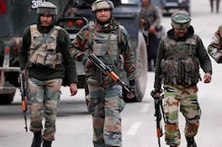 Jammu में लगातार हमलों के बाद Army Chief General Upendra Dwivedi का दौरा काफी अहम Jammu में लगातार हमलों के बाद Army Chief General Upendra Dwivedi का दौरा काफी अहम