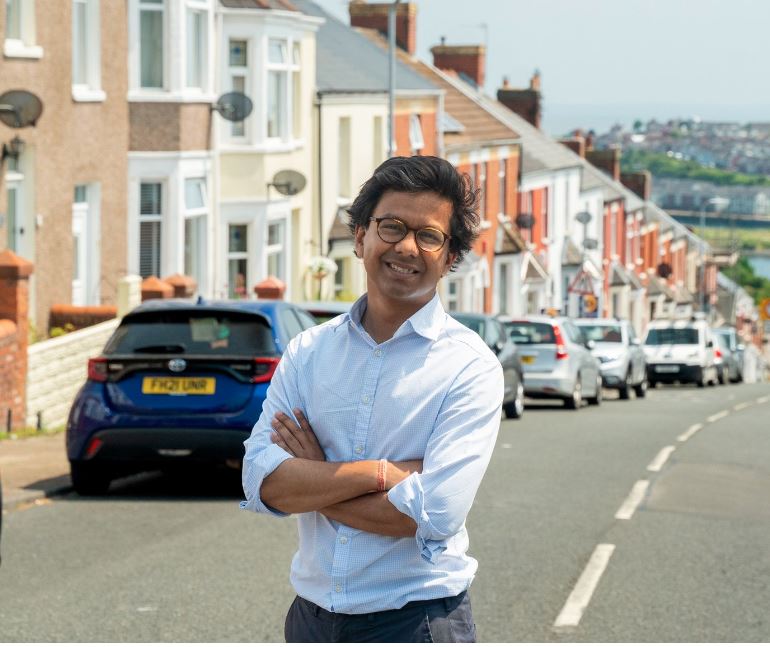 कौन हैं ब्रिटेन के सांसद Kanishka Narayan, भारत से मिल रही बधाई
INTERNATIONAL NEWS Who is British MP Kanishka Narayan, getting congratulations from India