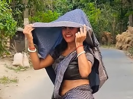 Maroon Color Sadiya: मरून कलर सड़िया गाने पर बीच सड़क डांस कर रही थी ये लड़की तभी पीछे से आई मोटरसाइकिल और फिर... Maroon Color Sadiya: मरून कलर सड़िया गाने पर बीच सड़क डांस कर रही थी ये लड़की तभी पीछे से आई मोटरसाइकिल और फिर...