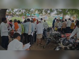 मुख्यमंत्री माझी लाडकी बहीण योजनेत महिलांची लूट; एका प्रमाणपत्रासाठी 400 रुपयांची मागणी मुख्यमंत्री माझी लाडकी बहीण योजनेत महिलांची लूट; एका प्रमाणपत्रासाठी 400 रुपयांची मागणी