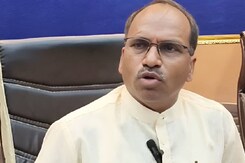 आदिवासी हिंदू नहीं तो आरक्षण भी नहीं मिलना चाहिए- रावत आदिवासी हिंदू नहीं तो आरक्षण भी नहीं मिलना चाहिए- रावत