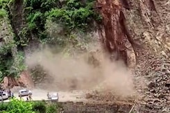 Flash Floods: Uttarakhand, Himachal दोनों High Alert पर, Rescue Operations चालू, रास्ते स्थगित Flash Floods: Uttarakhand, Himachal दोनों High Alert पर, Rescue Operations चालू, रास्ते स्थगित