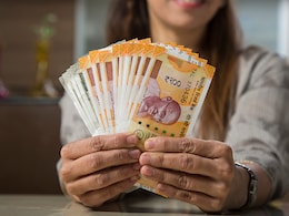 महिलाओं के लिए निवेश का शानदार मौका, 7.5 फीसदी ब्याज की गारंटी, जानें इसके फायदे महिलाओं के लिए निवेश का शानदार मौका, 7.5 फीसदी ब्याज की गारंटी, जानें इसके फायदे