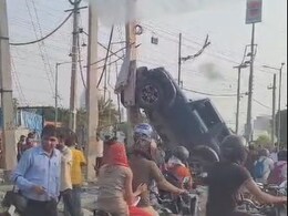 गुरुग्राम में फिर दिखा रफ्तार का कहर, कार से टक्कर के बाद बिजली के खंभे पर जा चढ़ी थार
