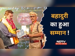 इंदौर पुलिस के जांबाज सब इंस्पेक्टर का हुआ सम्मान, फिल्म अभिनेता रजा मुराद ने अपने अंदाज में की तारीफ