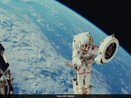 Scientists Develop New Spacesuit That Can Turn Urine Into Drinking Water Within Minutes Scientists Develop New Spacesuit That Can Turn Urine Into Drinking Water Within Minutes