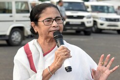 Breaking News: NITI Aayog meeting से नाराज होकर निकलीं Mamata Banerjee Breaking News: NITI Aayog meeting से नाराज होकर निकलीं Mamata Banerjee