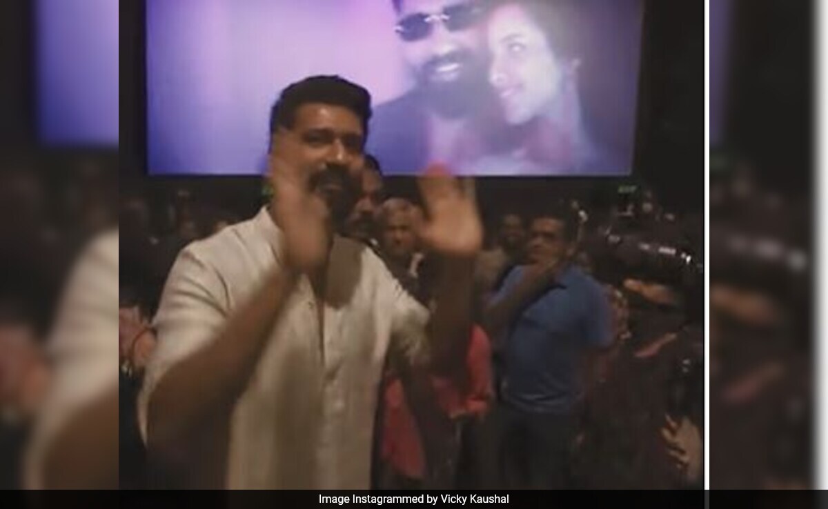 What Happened When Vicky Kaushal Visited A <i>Bad Newz</i> Show At Mumbai Theatre