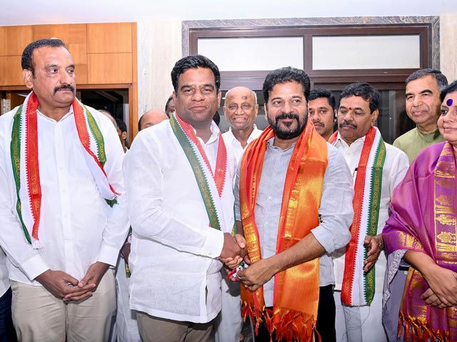 6 BRS MLCs Join Congress In Telangana