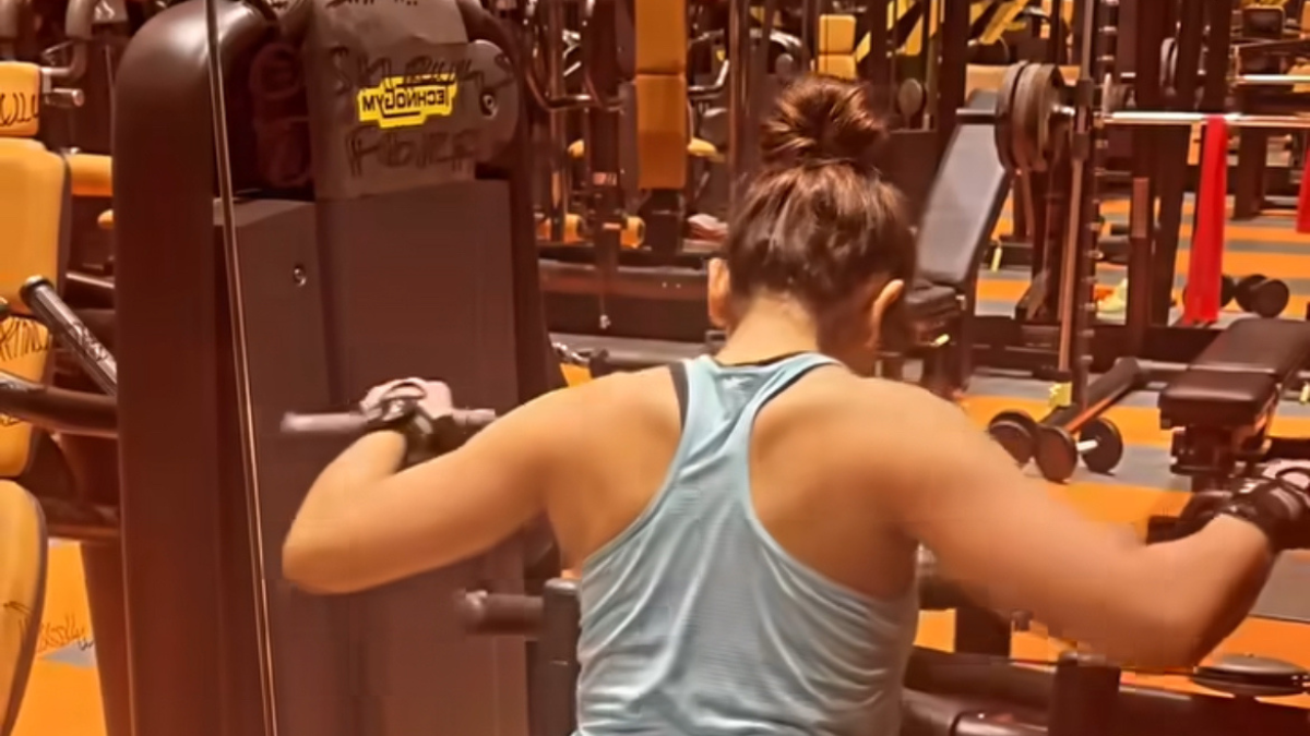 Follow Rakul Preet Singh's Power-Packed Machine Reverse Fly Exercise To Improve Back Strength