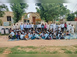 सीकर के स्कूल में स्टाफ की कमी से नाराज ग्रामीणों ने मुख्य गेट पर जड़ा ताला, आंदोलन की दी चेतावनी