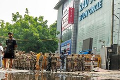 Amid Deaths, AAP, Lieutenant Governor Spar Over Report To Desilt Delhi Drains Amid Deaths, AAP, Lieutenant Governor Spar Over Report To Desilt Delhi Drains