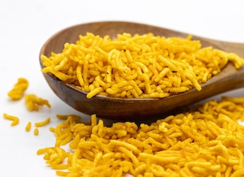 Bhujia Vs Sev: What Really Sets These Crunchy Snacks Apart? Find Out Here